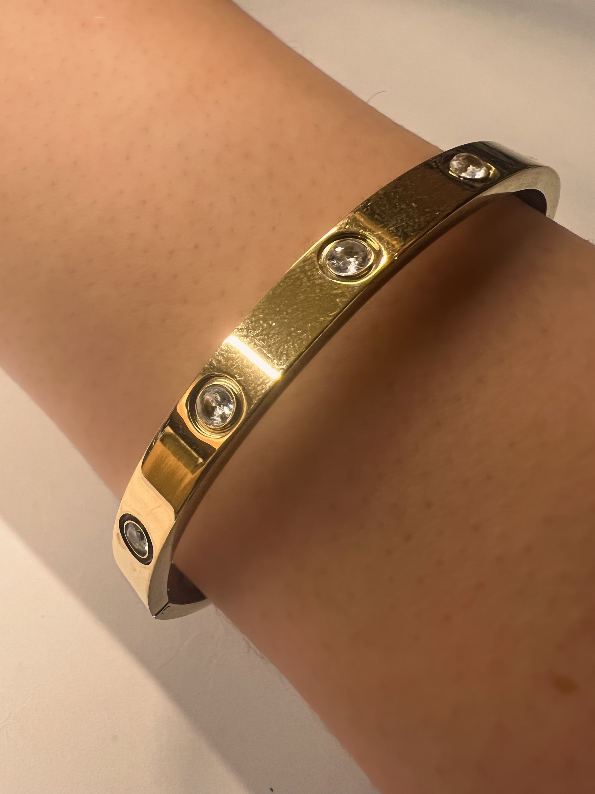 Esclava Paulina Gold